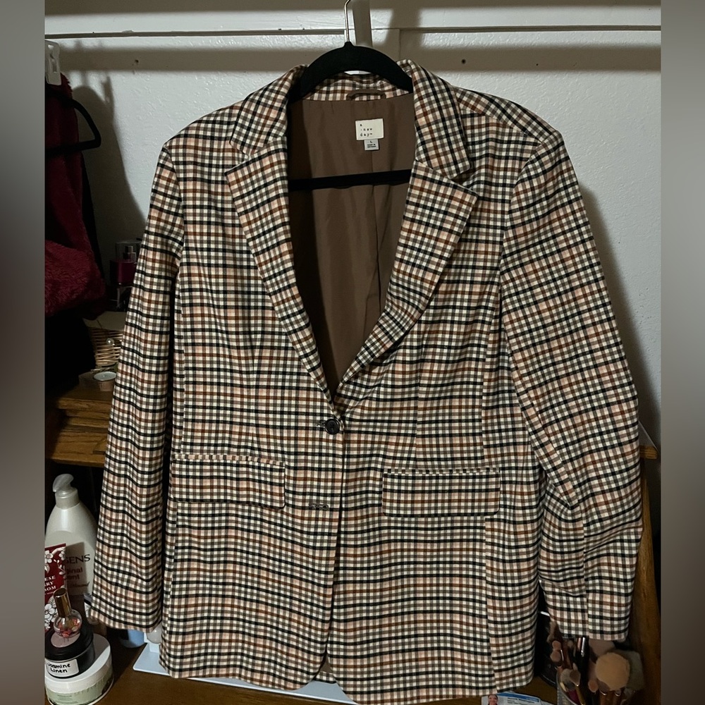 Brown plaid suit jacket